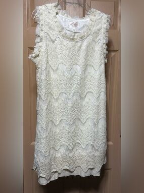 #1086 Lace Overlay Sleeveless Shift Dress - Cream, Sz Large